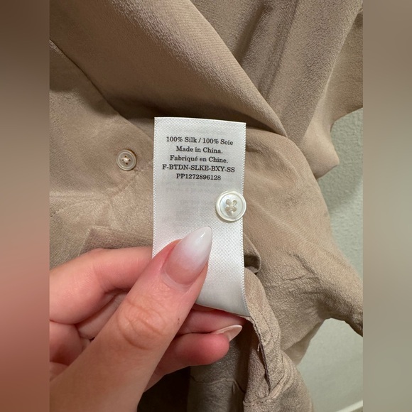 Everlane 100% Silk blouse - Picture 8 of 8